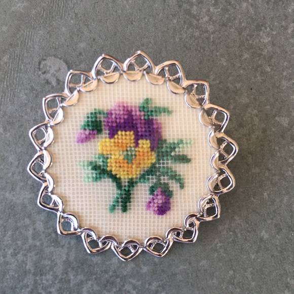 3/$10 Flower brooch pin needle point flower silver - Picture 2 of 13